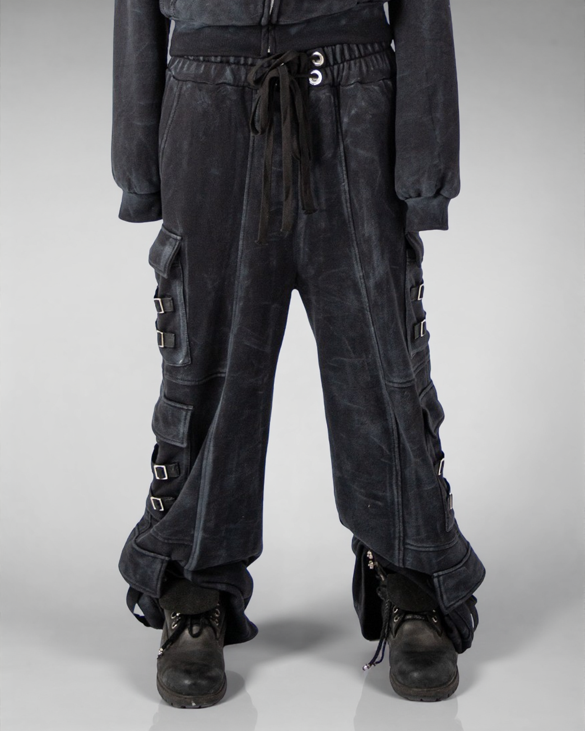 "OBSIDIA" WAXED CARGOSWEATS