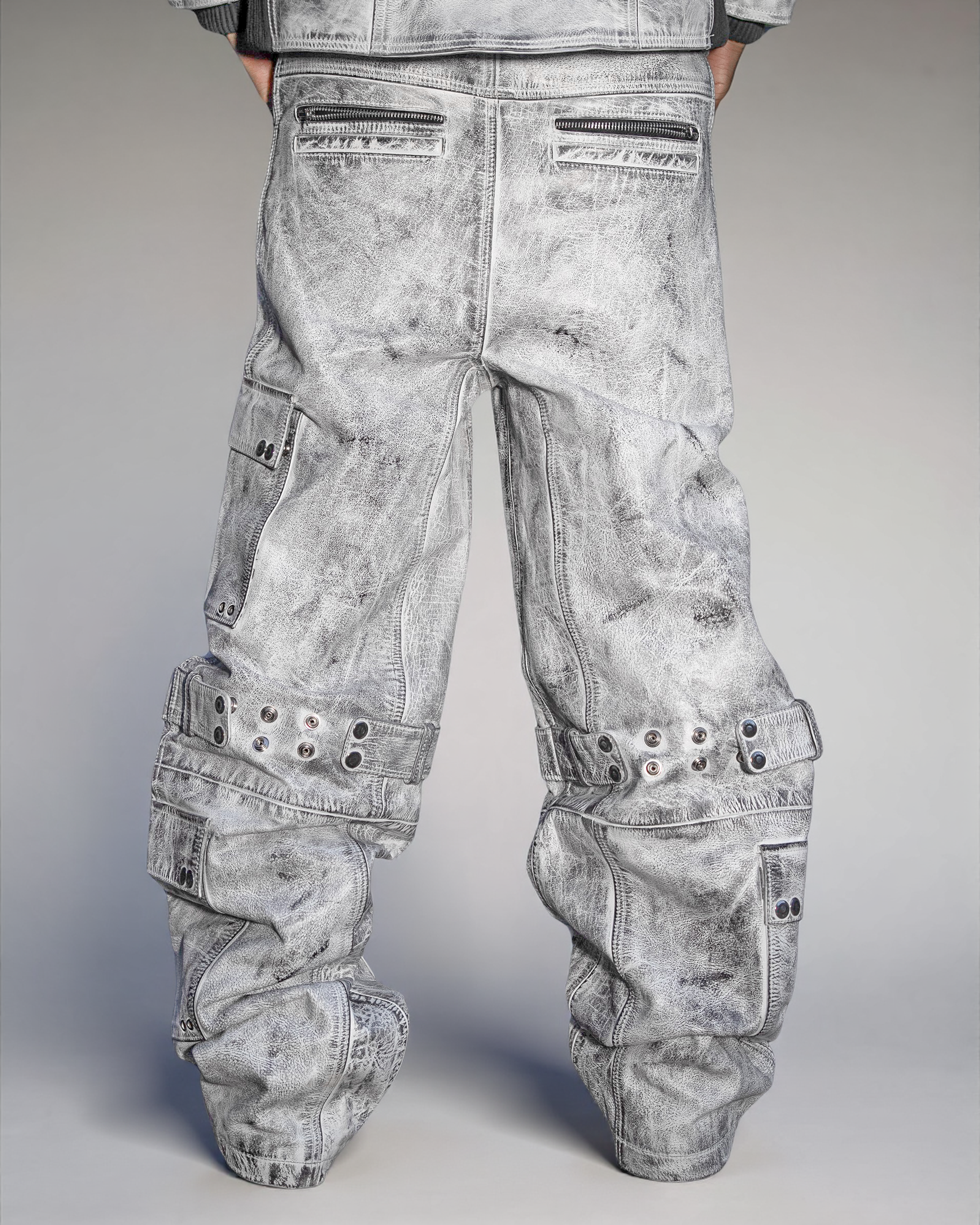 MECH WHITE LEATHER CARGOS