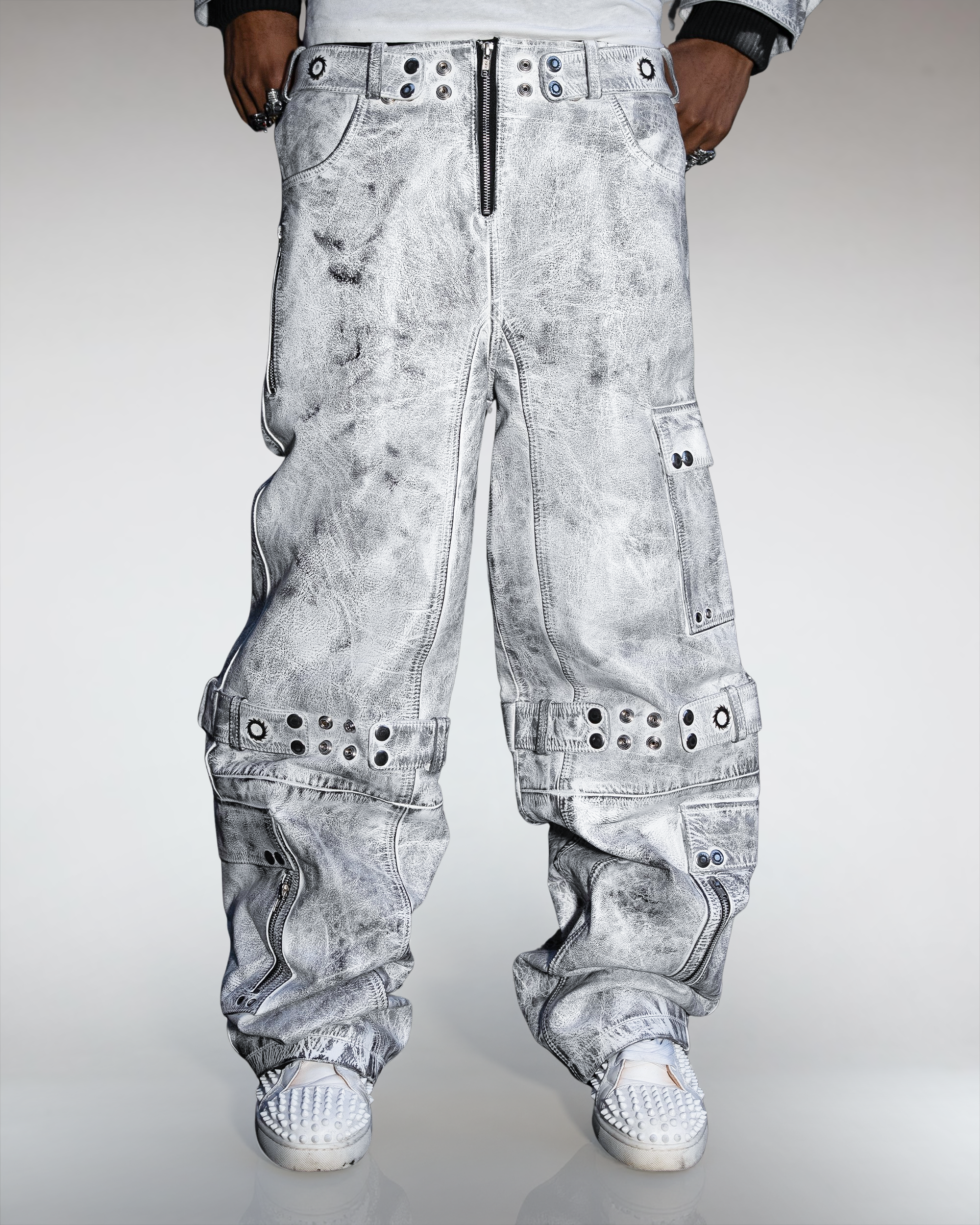 MECH WHITE LEATHER CARGOS