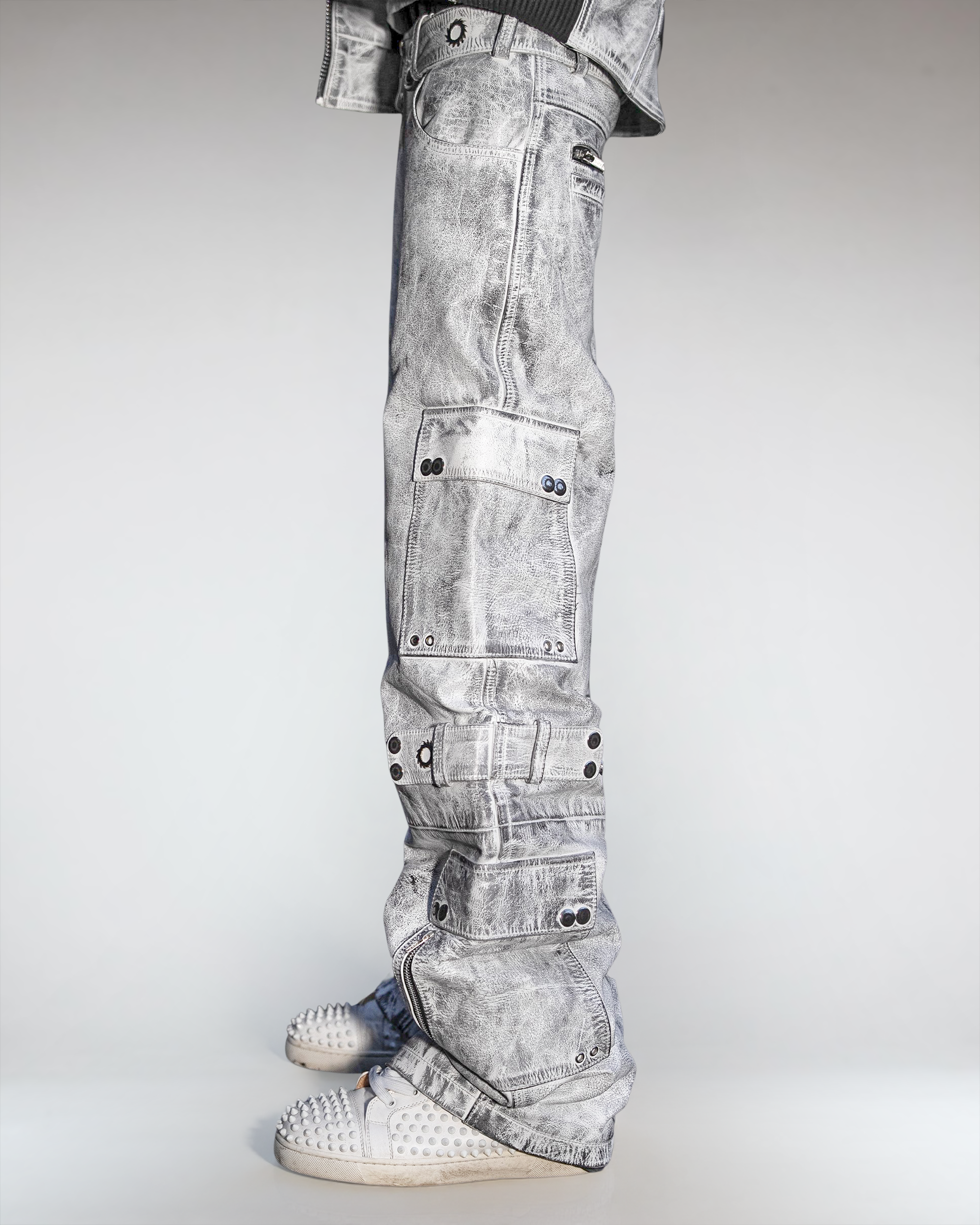 MECH WHITE LEATHER CARGOS